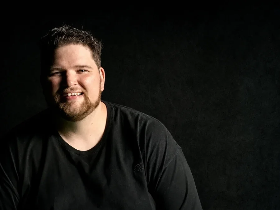 Headshot of Alex Barham, SEO Specialist